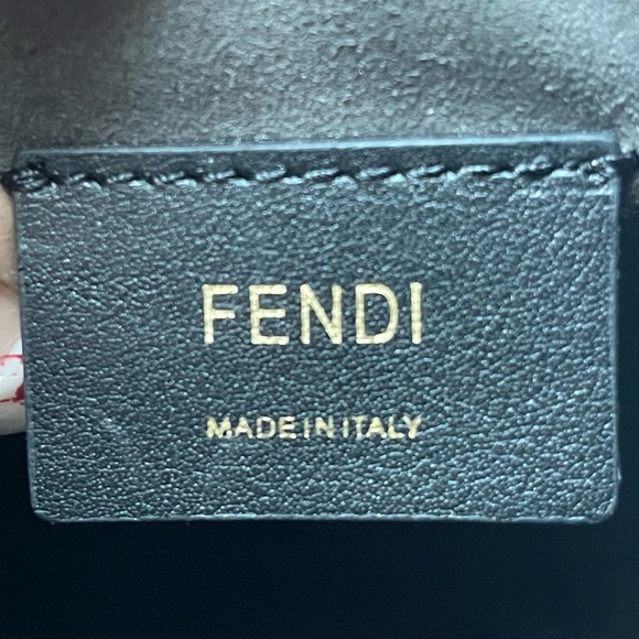 Fendi sky blue Crossbody Bag !
Never use - Picture 5 of 13